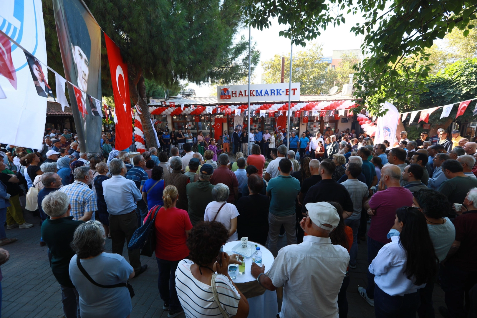 Efes Selçuk’ta uygun fiyatlarla sağlıklı gıda imkanı: Halk Mark-Et hizmete girdi