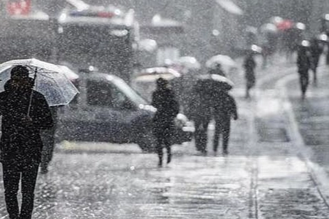 Meteoroloji uyardı: İzmir’e gök gürültülü sağanak yağış geliyor!