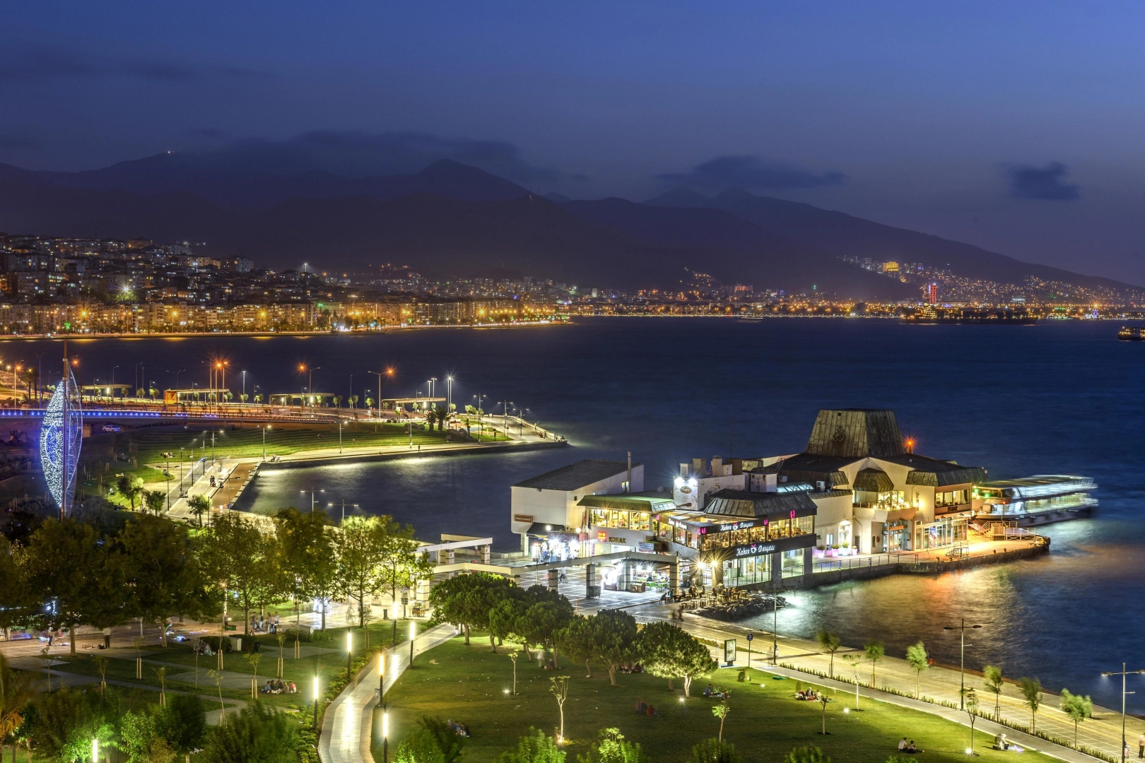 Yapay zekaya göre İzmir'in en sevilen ilçeleri haberinin görseli