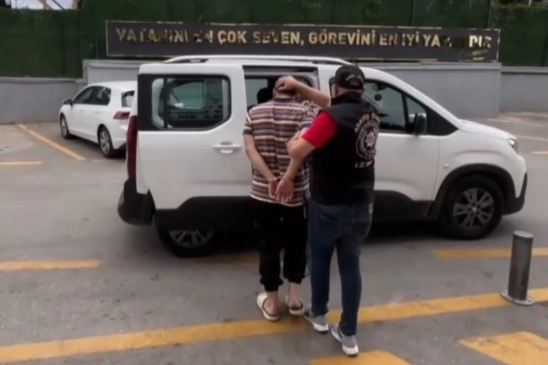 İzmir haber: Elektrikli motosiklet bataryası çalan 5 kişi yakalandı haberinin görseli