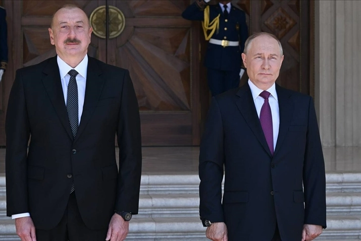 Putin'den  Aliyev'e  övgü dolu sözler!