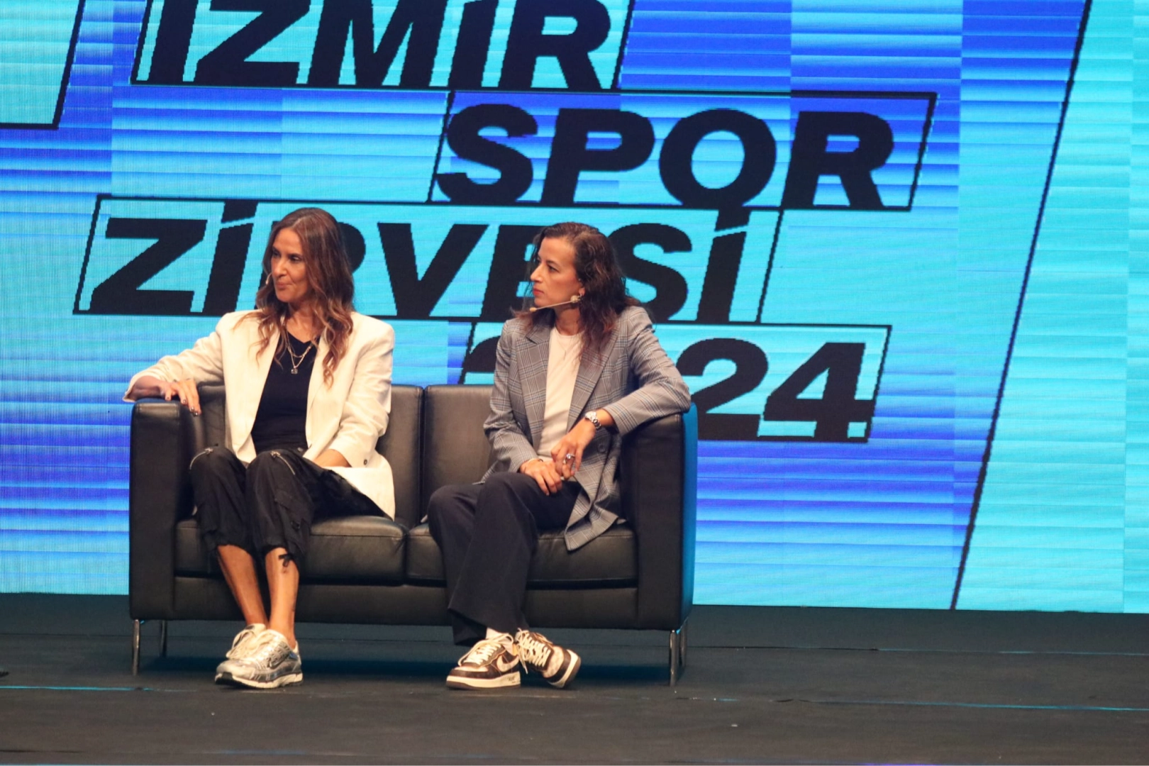 Spor Zirvesi’nde ‘Voleybolun Yolculuğu’ konuşuldu haberinin görseli