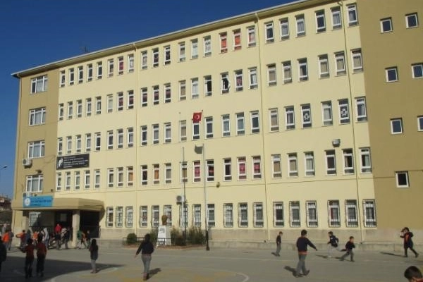 Dizi senaryosu gerçek oldu: Bursa'da bir okulda kan donduran iddia haberinin görseli