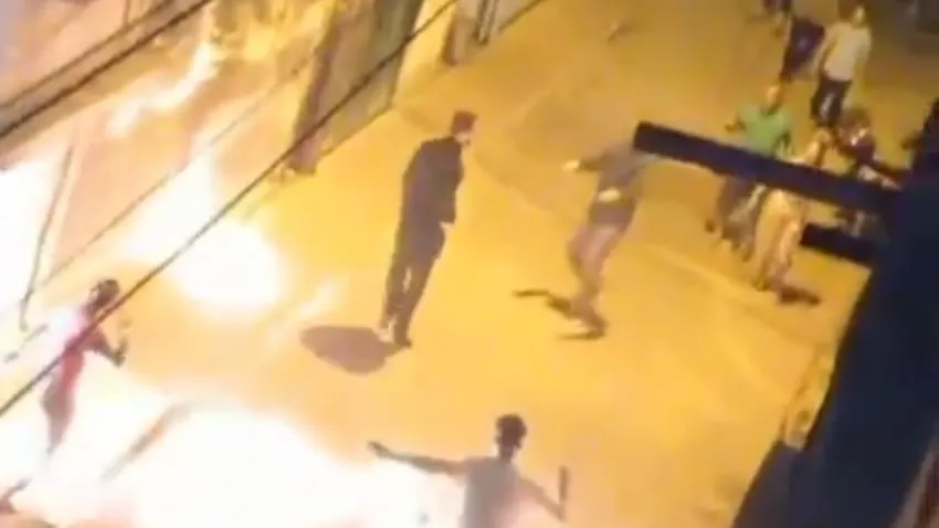 Babasının evine sığınan eşine molotofla saldırdı haberinin görseli