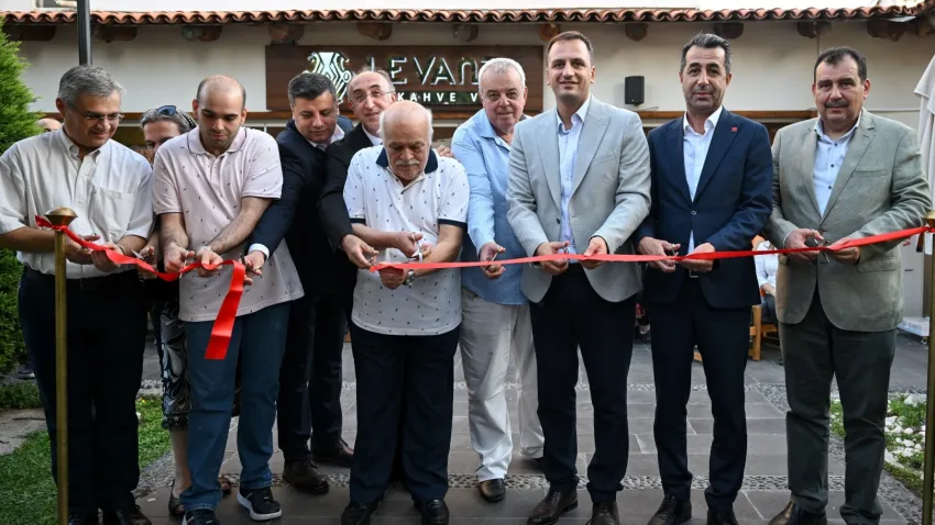 Bornova’da Levant Kafe hizmete açıldı
