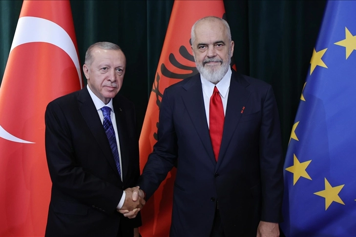 Cumhurbaşkanı Erdoğan, Arnavutluk Başbakanı Rama ile görüştü haberinin görseli