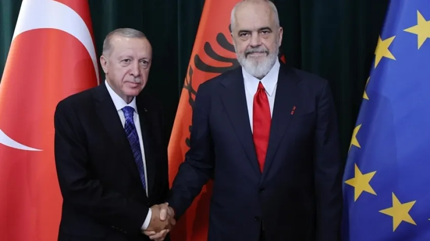 Cumhurbaşkanı Erdoğan, Arnavutluk Başbakanı Rama ile görüştü haberinin görseli
