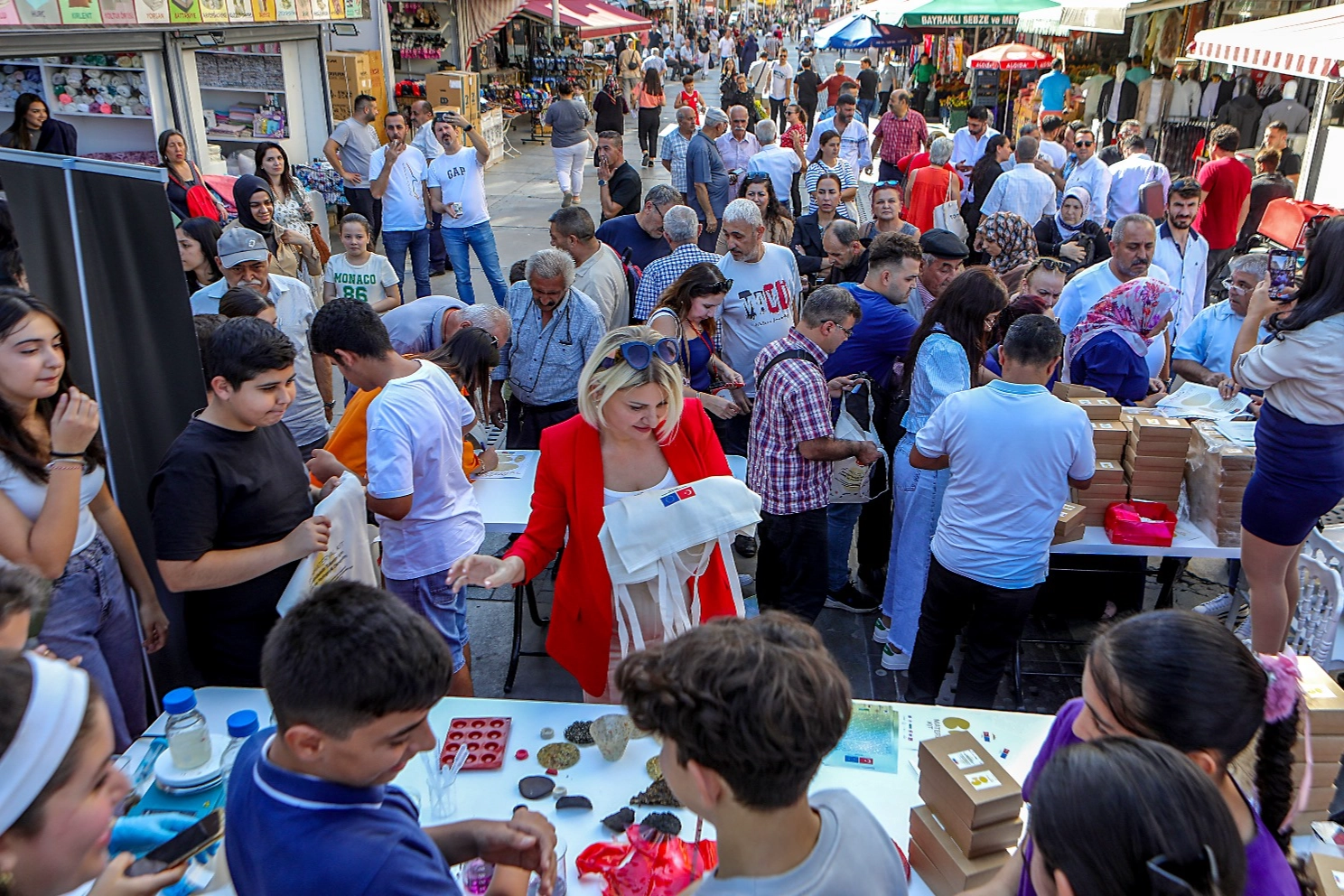 Doğa dostu projeler Bayraklı’da tanıtıldı haberinin görseli