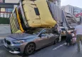 İzmir'de polisten kaçan tır dehşet saçtı