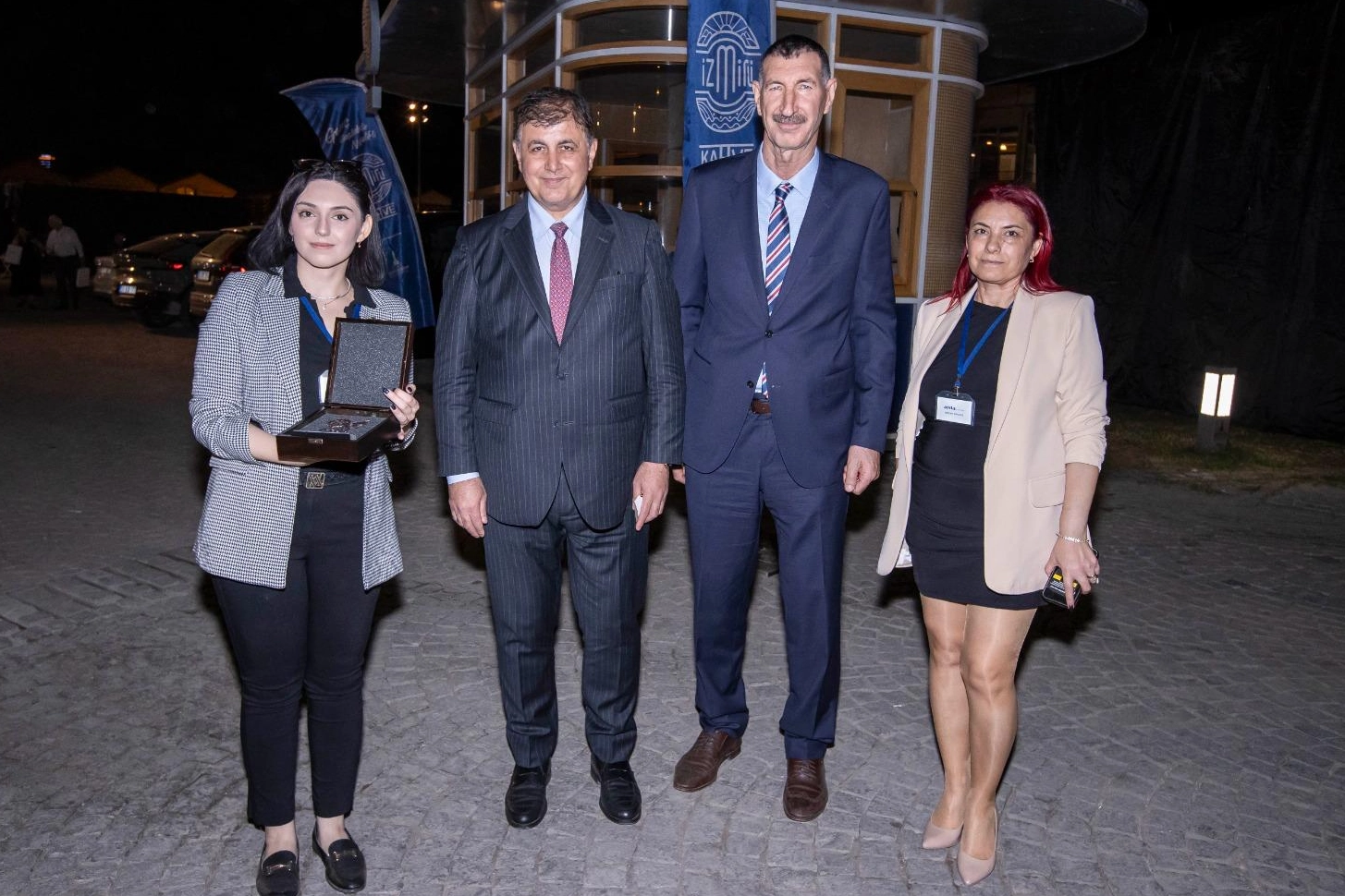 İzmir’i inşa edenler galada buluştu haberinin görseli