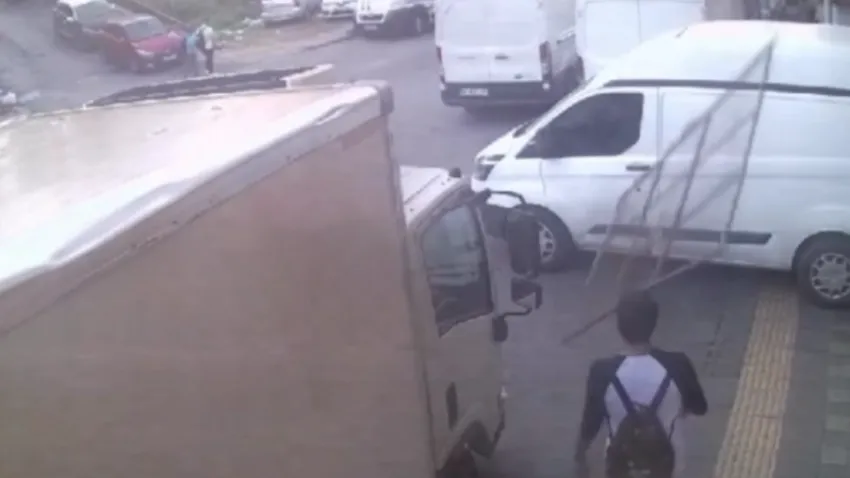 Üniversite öğrencisinin başına demir korkuluk düştü haberinin görseli