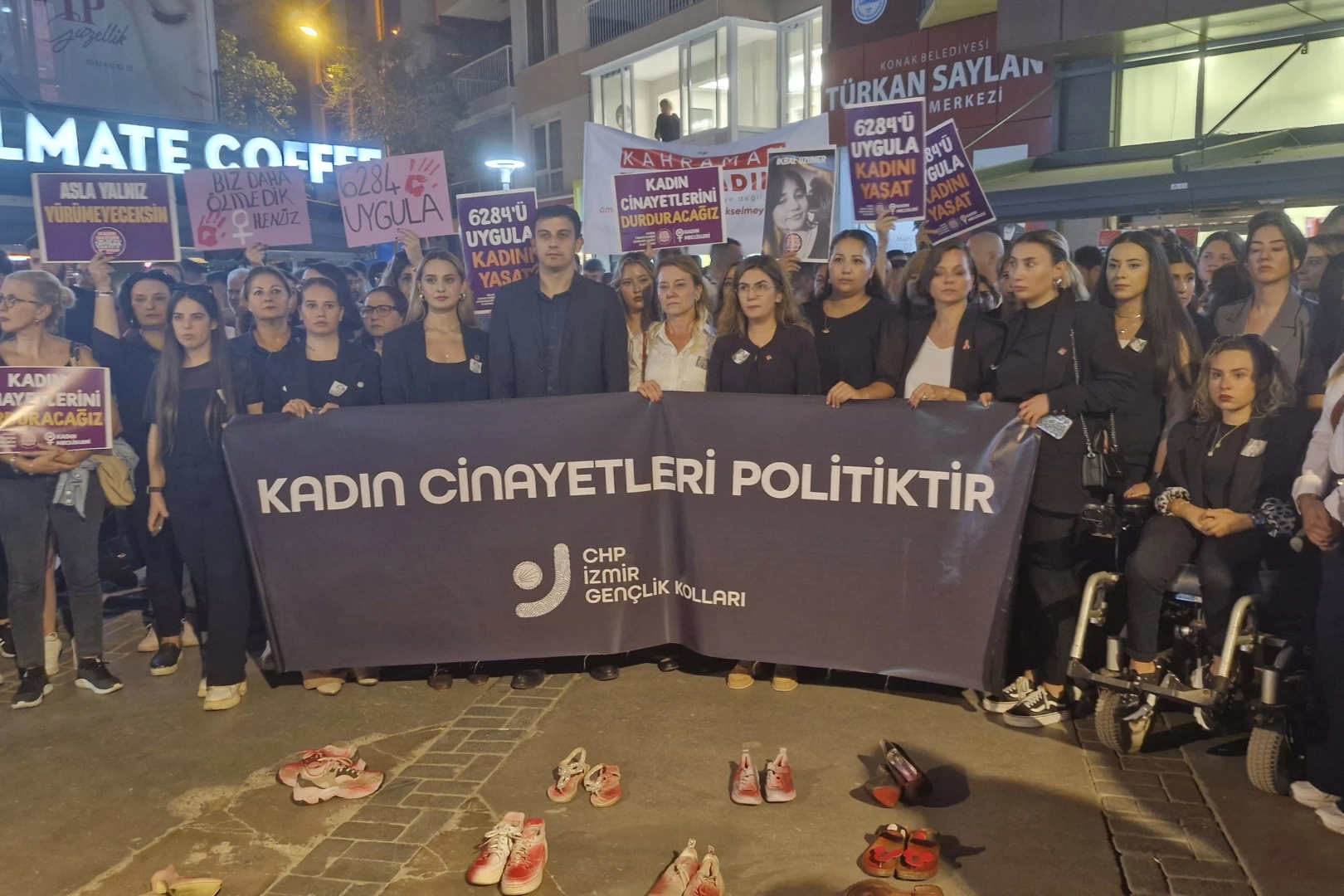 CHP'li gençler kadınlar için toplandı: İlk seçimde kadın düşmanlarını yollayacağız