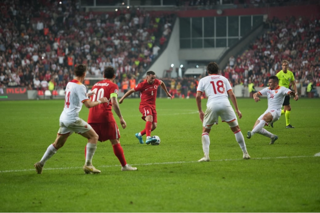 A Milli Futbol Takımı sahasında 1 golle kazandı