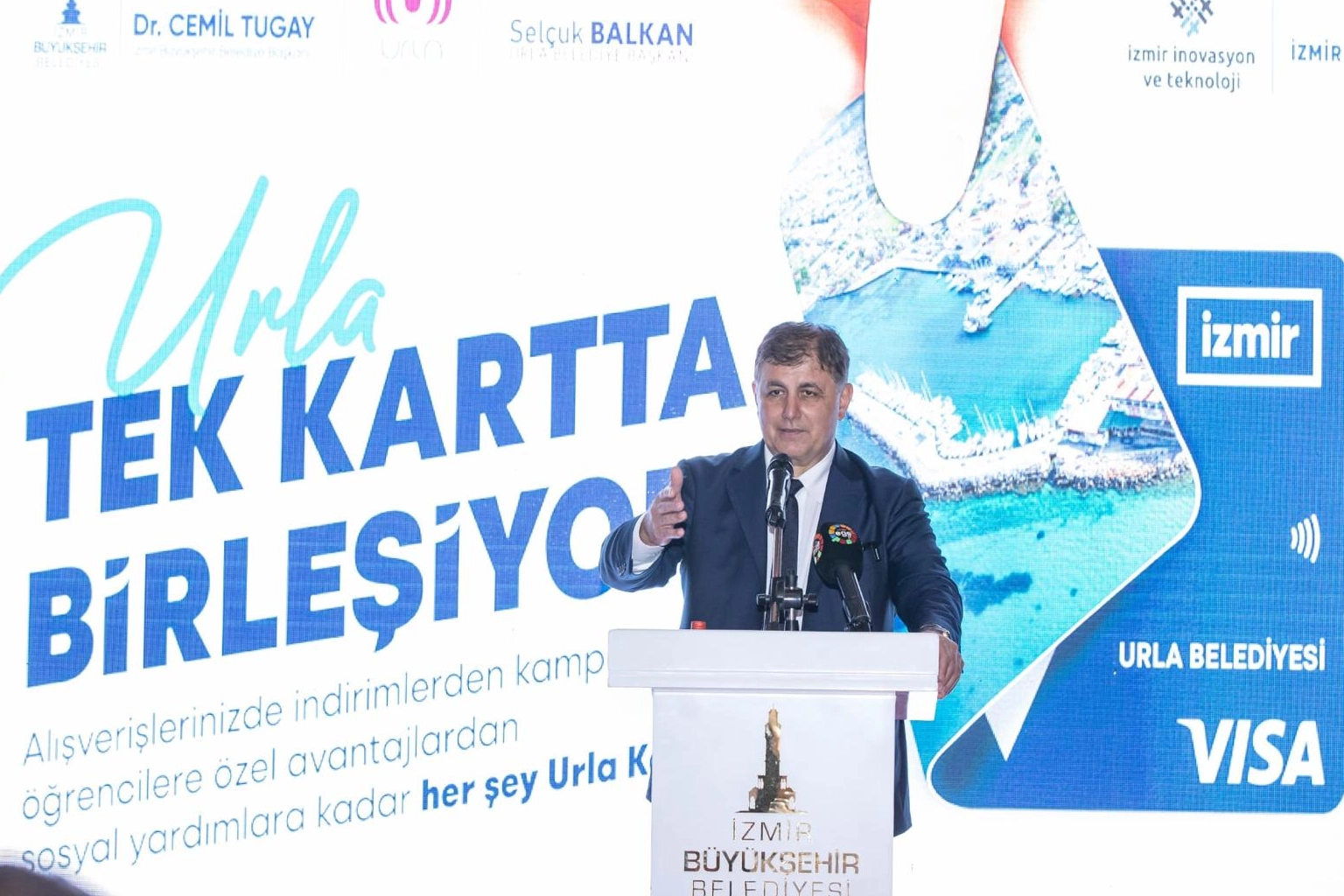 Başkan Tugay, Urla Kart'ı tanıttı: Urla Kart ile Almanya’da metroya binilebilecek