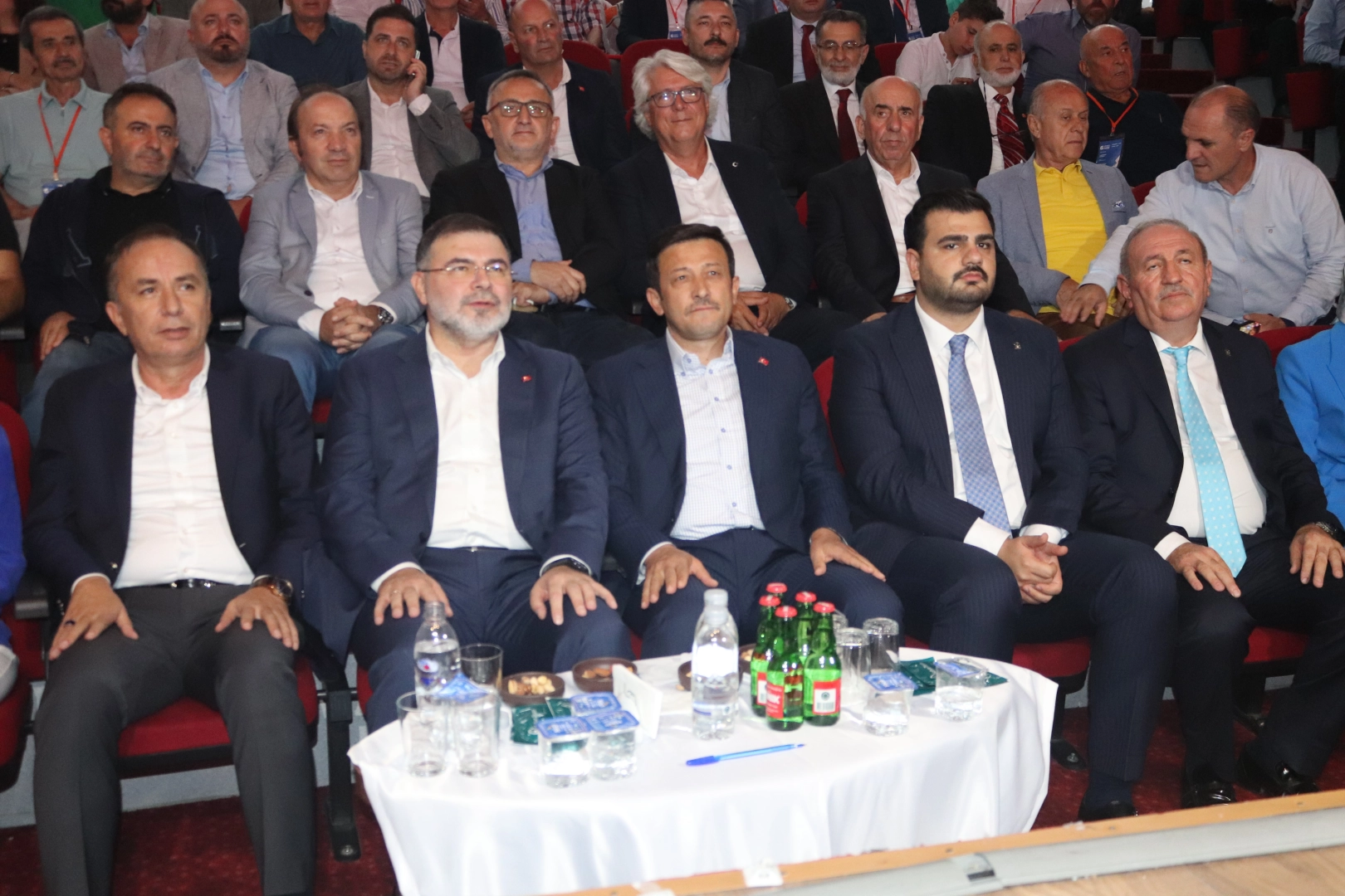 İzmir Körfezi kongrede de gündem oldu: Bu koku 25 senelik CHP beceriksizliğinin kokusu!