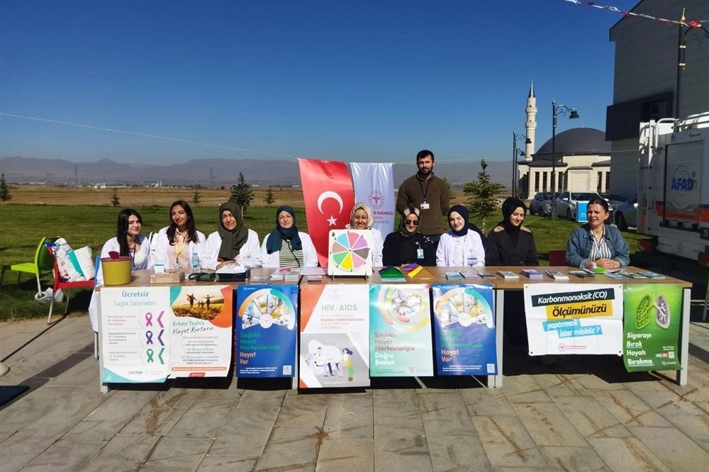 Erzurum'da Öğrenci Toplulukları ve Kulüpleri Tanıtma Festivali haberinin görseli