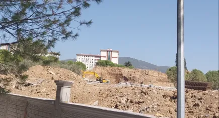 Ege Kız KYK'da moloz isyanı haberinin görseli