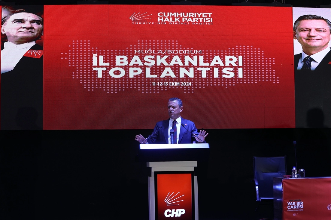 CHP Genel Başkanı Özel, İl Başkanları ile buluştu