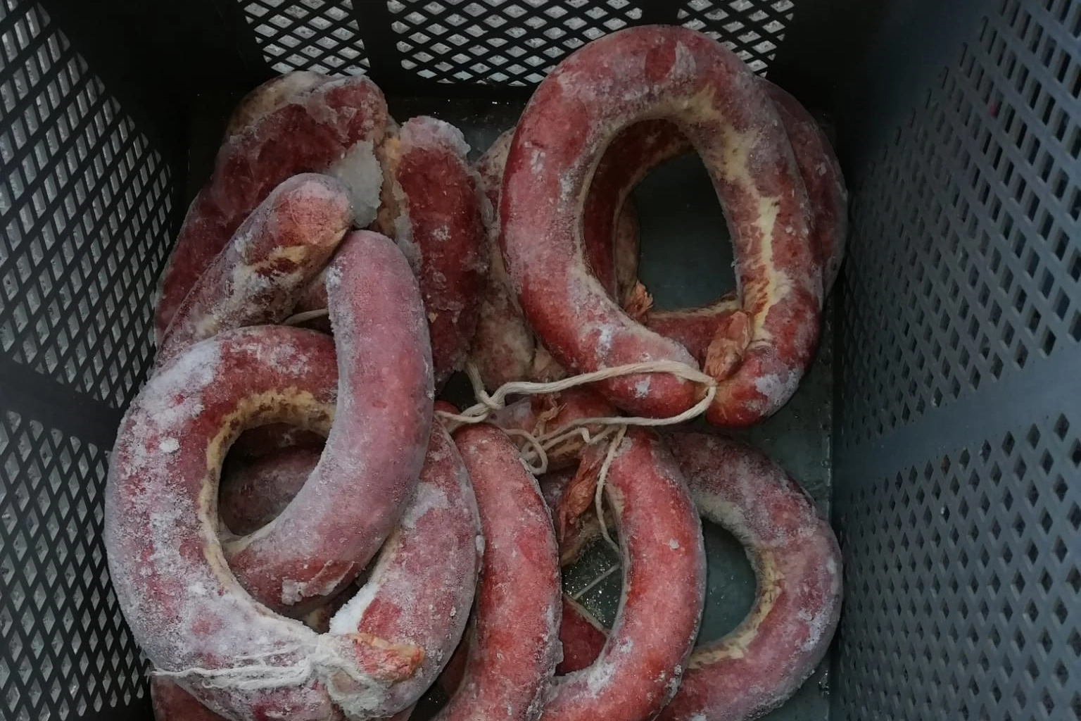 Bozulmuş ve tarihi geçmiş et operasyonu: Kilolarca bozuk et ele geçirildi! haberinin görseli