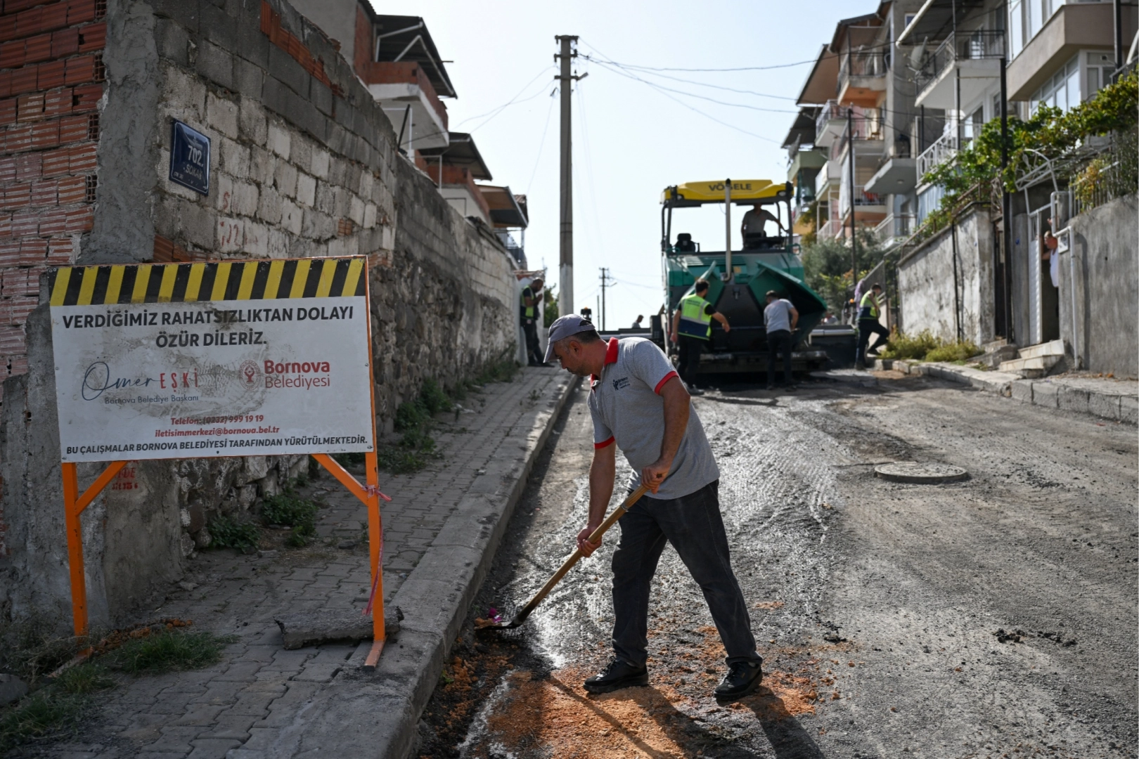 Bornova’nın mahalle ve köylerinde yol sorunu kalmayacak