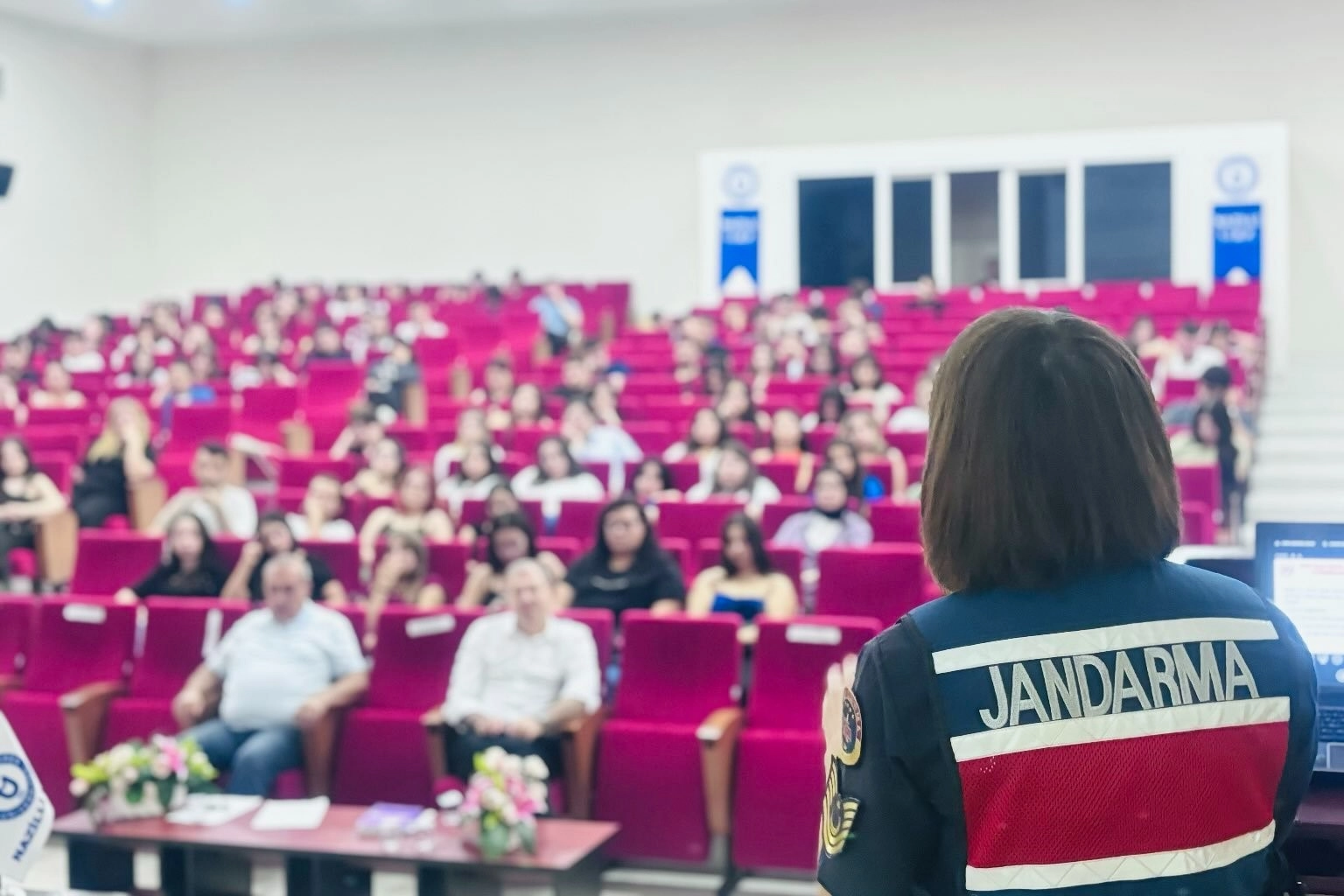 Aydın’da jandarmadan öğrencilere bilgilendirme