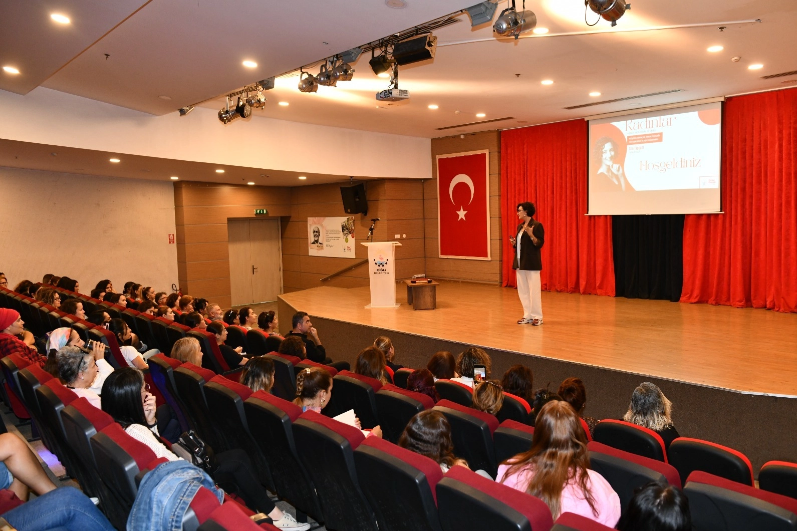 Çiğli’de Kişisel Hikaye Anlatıcılığı ve Kendini Sevme semineri