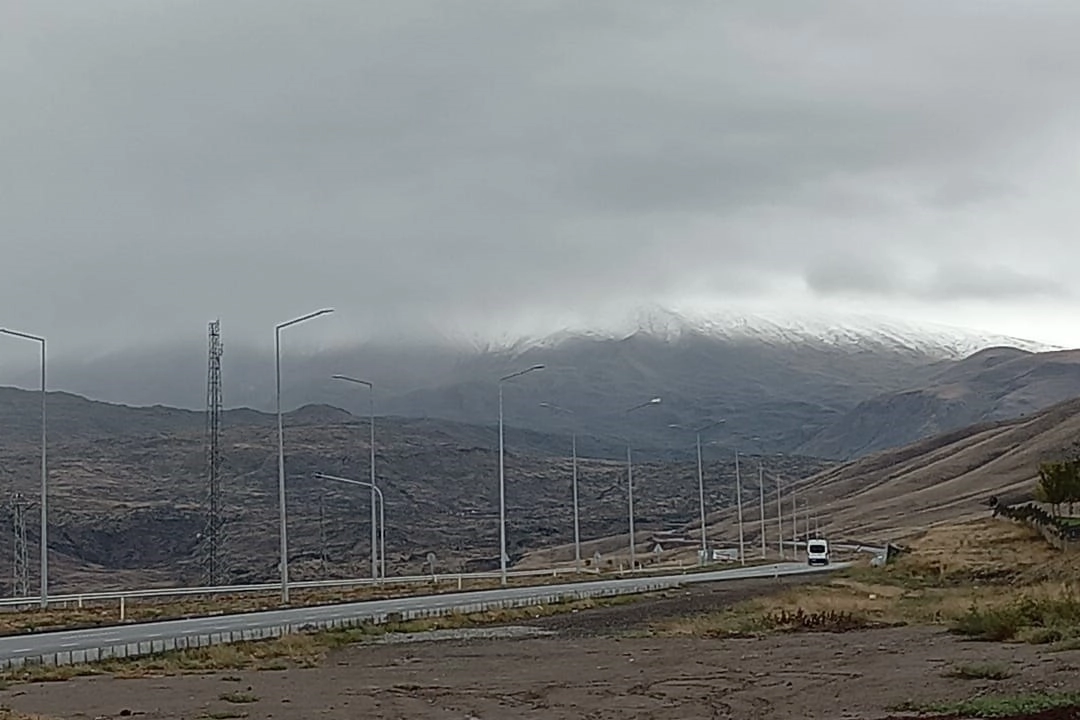 Meteoroloji o bölgeyi uyardı: Mevsimin ilk karı geliyor