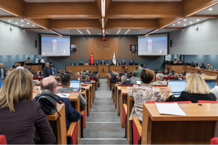 Emeklilerin su faturalarının yarısı İzmir Büyükşehir Belediyesi'nden