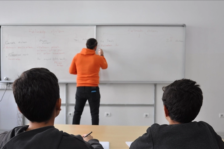 Eskişehir'de sokakta çalıştırılan 121 çocuk okulla buluşturuldu haberinin görseli