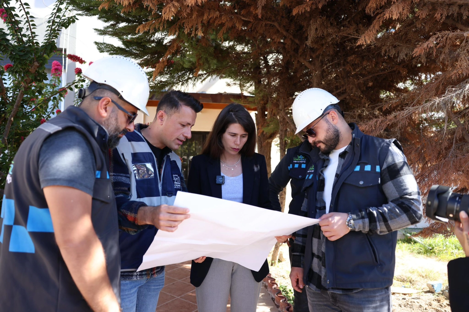 Çeşme'de doğal gaz çalışmaları başladı: 3 bin haneye ulaşacak haberinin görseli