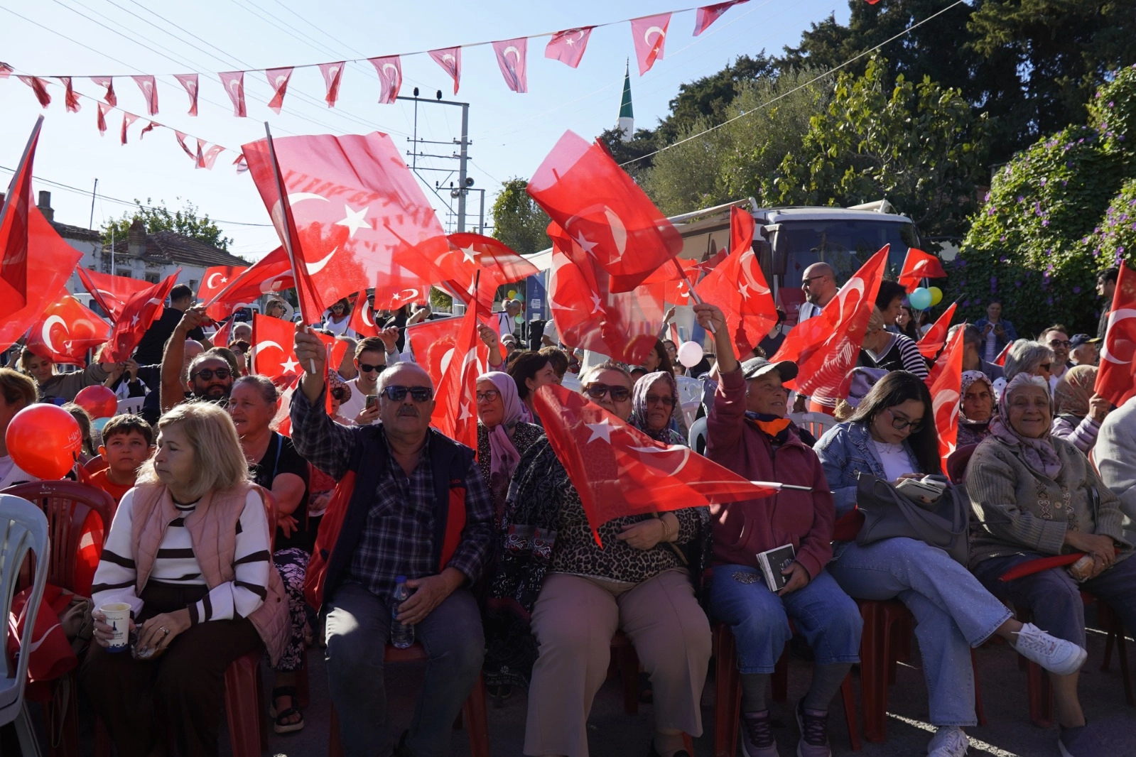 Cumhuriyet coşkusu Çeşme'ye taşındı