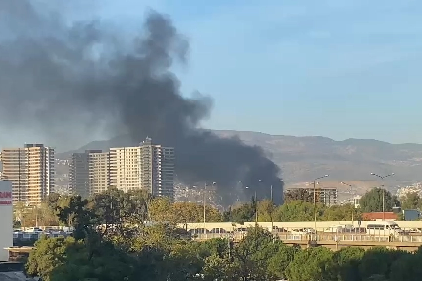 İzmir haber: Kent merkezinde yangın