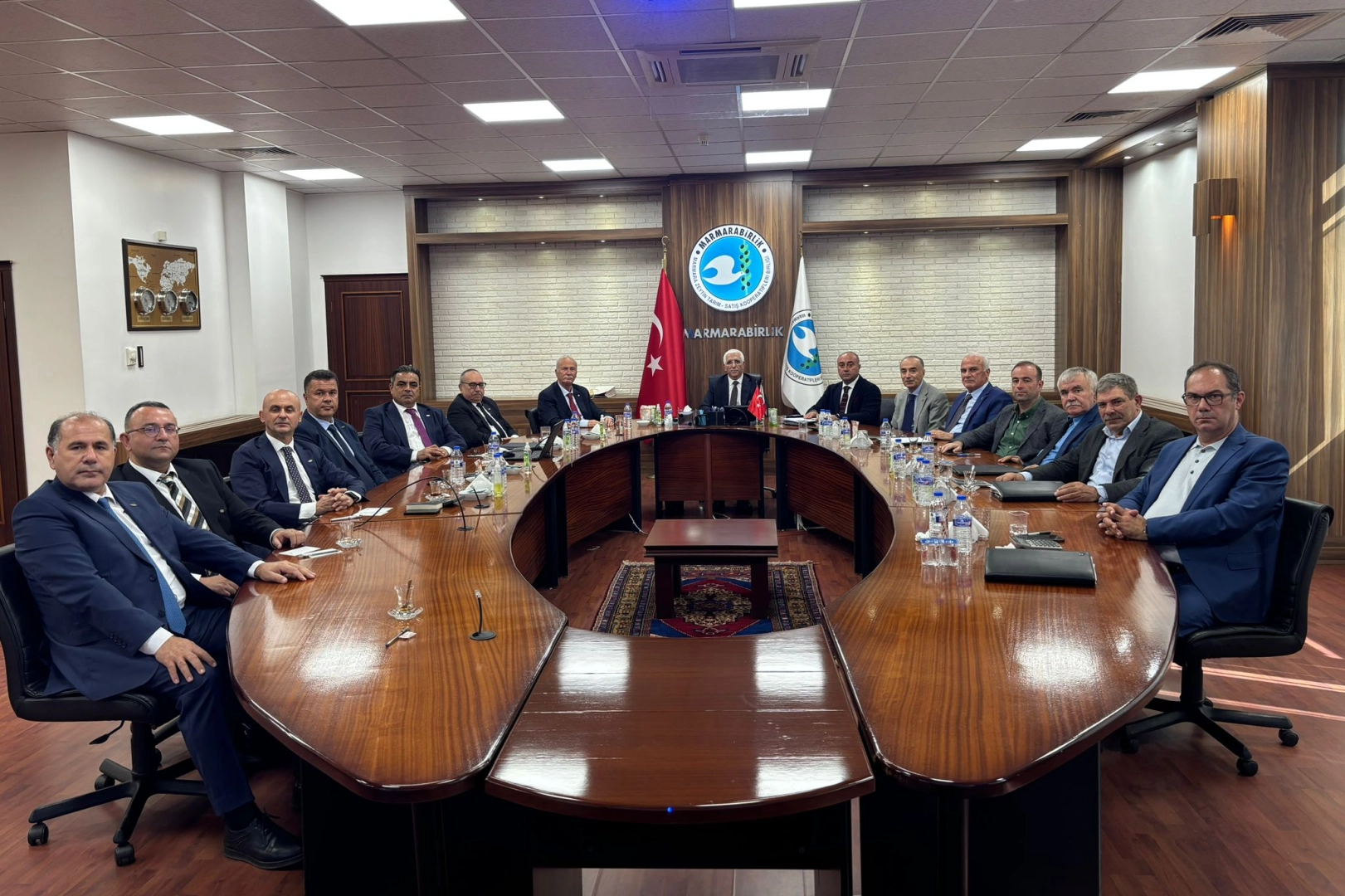 Zeytin sektöründe iş birliği: Tariş’ten Marmarabirlik’e ziyaret haberinin görseli