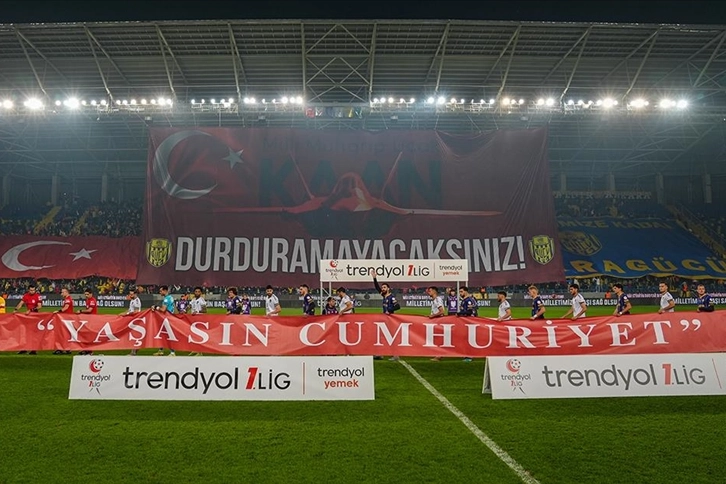 MKE Ankaragücü taraftarından TUSAŞ için anlamlı koreografi: DURDURAMAYACAKSINIZ!