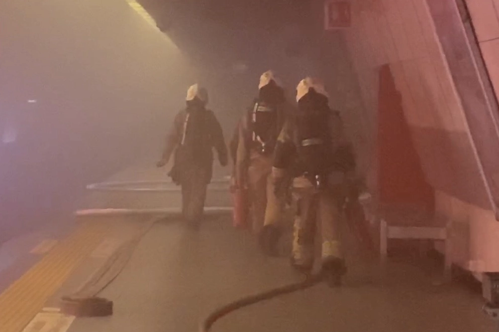İstanbul'da metroda yangın! haberinin görseli