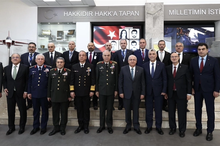 Bakan Güler ve Bolat’tan TUSAŞ'a ziyaret haberinin görseli