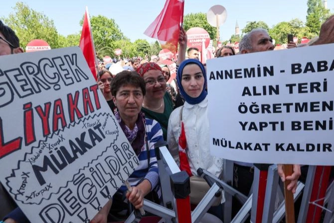 Eğitim-Sen: Liyakatsizliği olağanlaştıran mülakatlar tamamen kaldırılsın