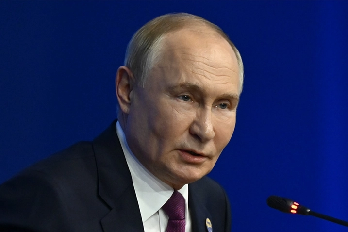 Putin: Ekonomimiz üçüncü çeyrekteki yavaşlamaya rağmen büyüdü