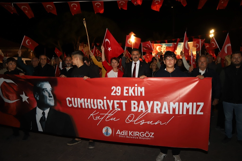 Dikili ve Çandarlı'da Cumhuriyet Bayramı coşkusu