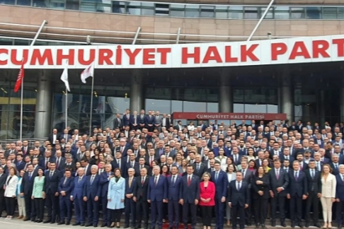 CHP 411 belediye başkanını İstanbul'a çağırdı