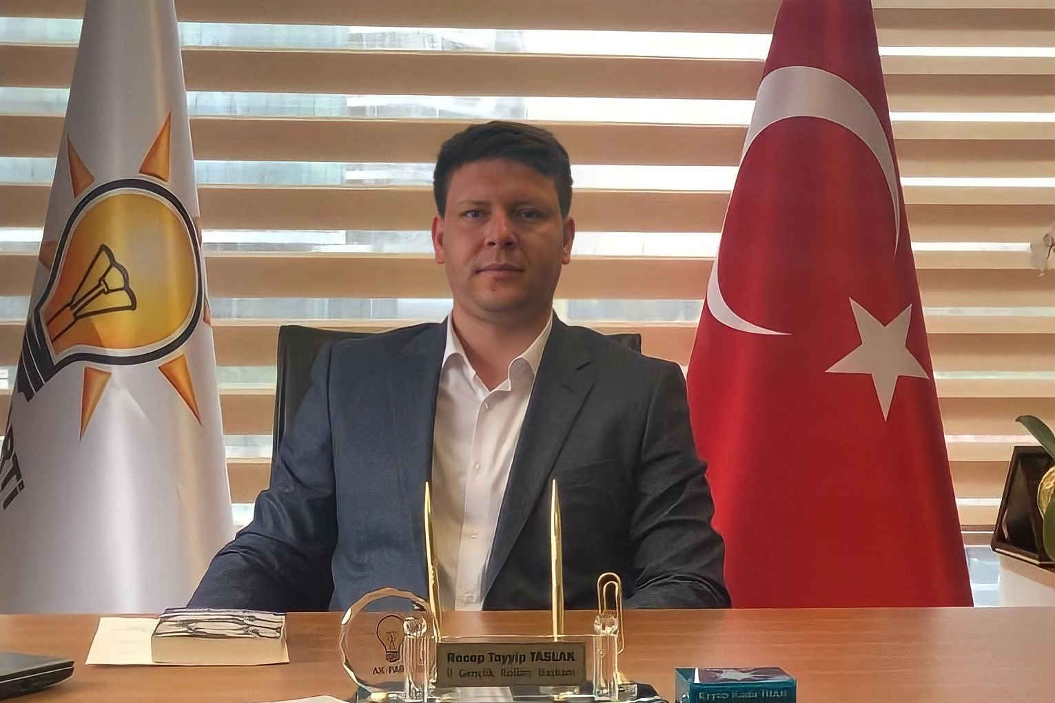 AK Parti İzmir İl Gençlik Kollarında kongre süreci Karşıyaka ile başlıyor