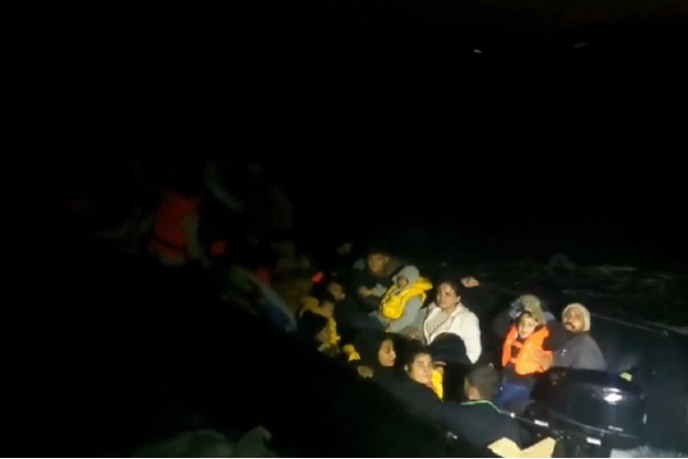 İzmir'de düzensiz göçmen operasyonu! haberinin görseli