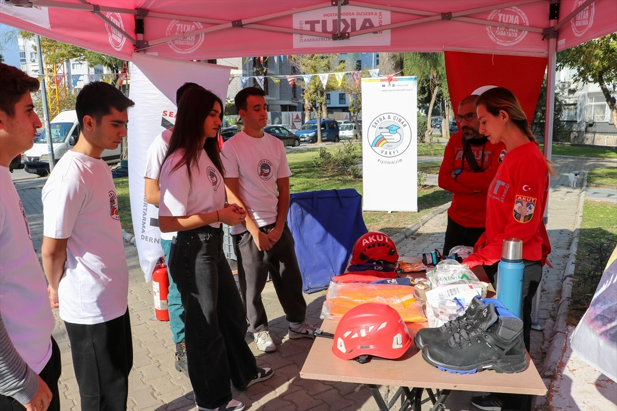 İzmir'de gençlere afet eğitimi