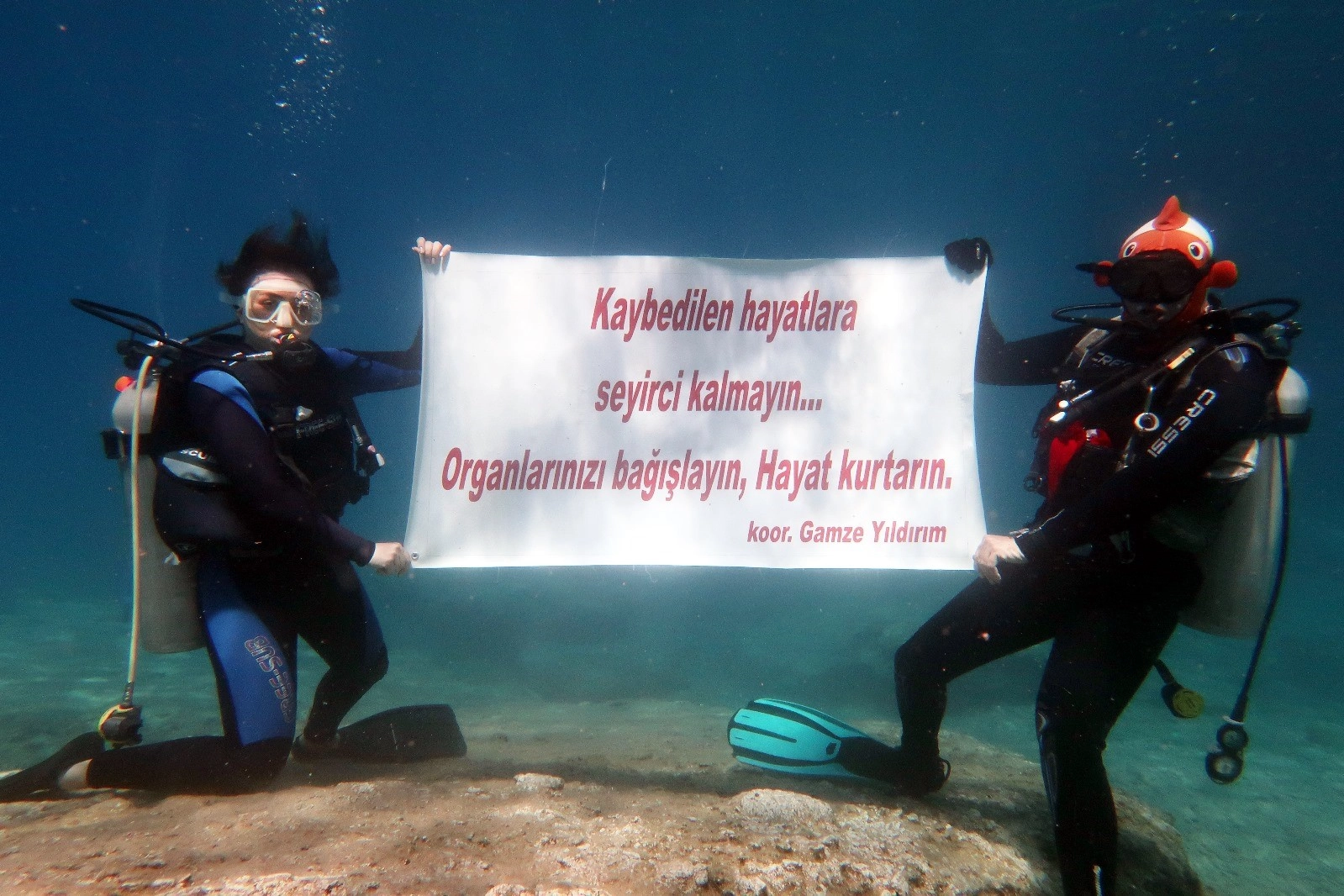 Dalgıçlar deniz altında organ bağışı için çağrı yaptı