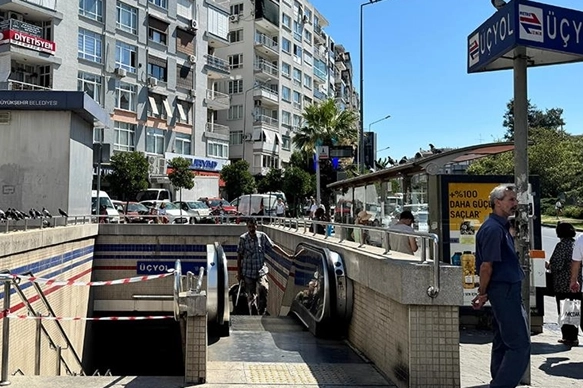 İzmir'de yürüyen merdiven krizine AK Parti’den sert tepki haberinin görseli