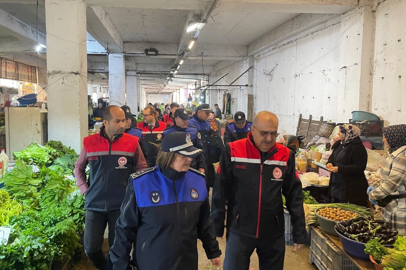 Halk pazarında yabani mantar satışı: İmha edildi