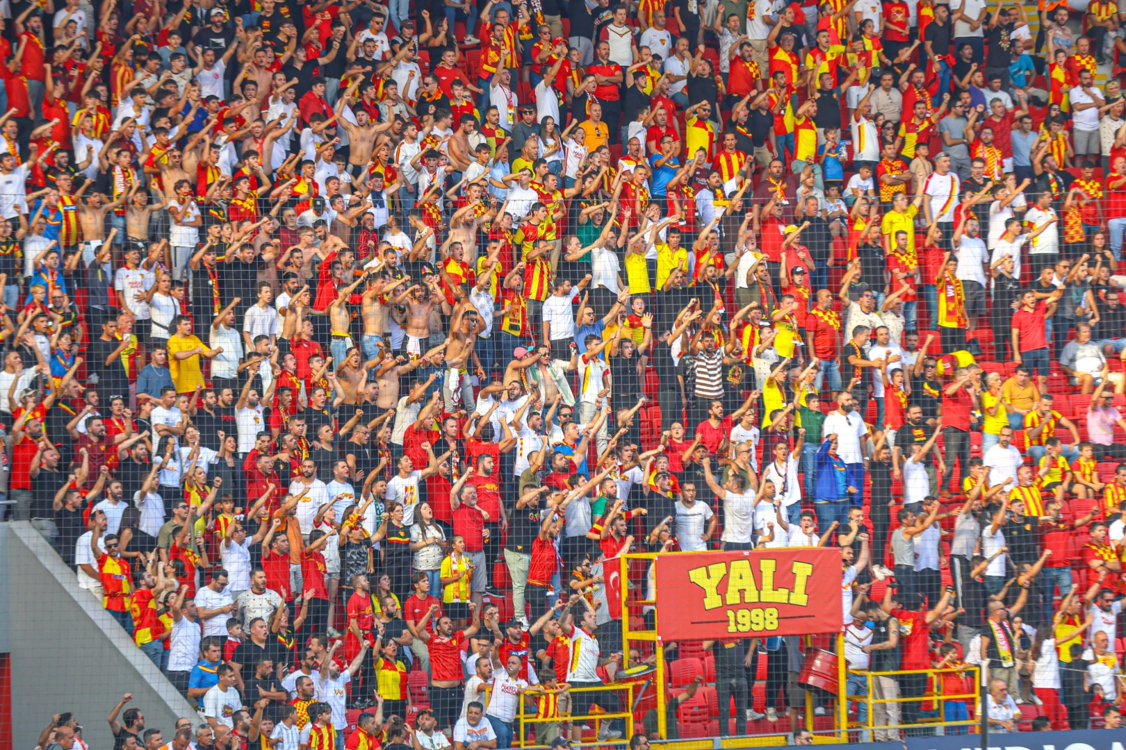 Göztepe evinde Konyaspor'u ağırlıyor