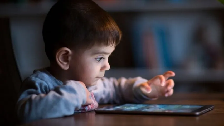 Çocuklarda ekran kullanım sürelerine dikkat: Ara tatilde kısıtlanmalı haberinin görseli