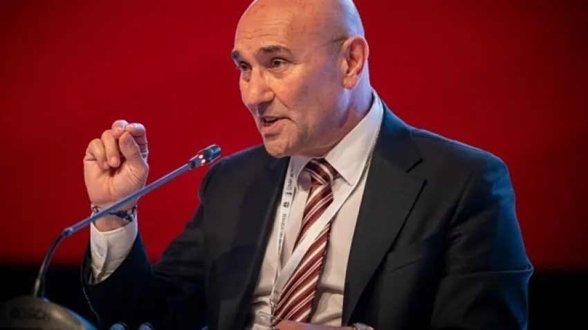 Eski Başkan Soyer’den erken seçim çağrısı haberinin görseli