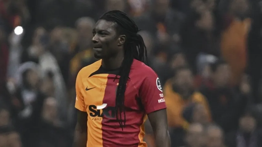 Galatasaray'ın eski yıldızı futbolu bıraktı! haberinin görseli